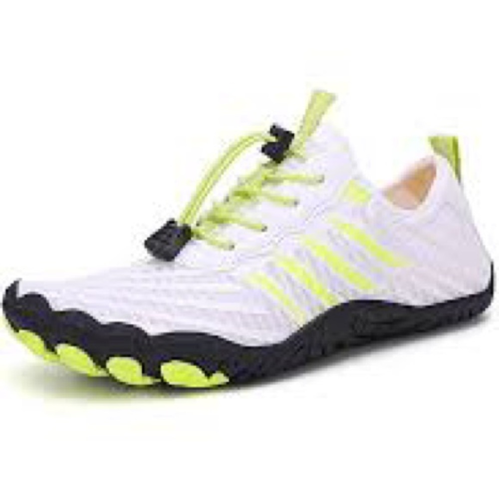 NWT Grounded Footwear White and Yellow Athletic Shoes size 10